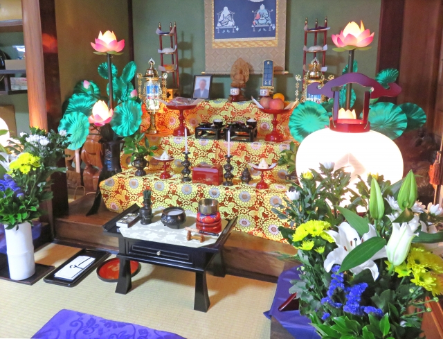 お盆にご先祖様を迎える盆棚のイメージ