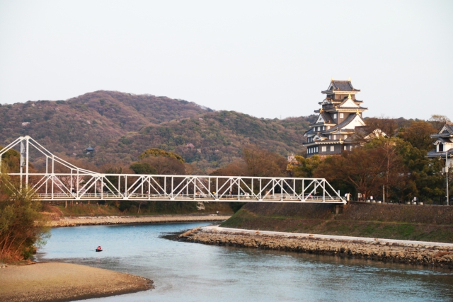 月見橋が繋ぐ岡山後楽園と岡山城