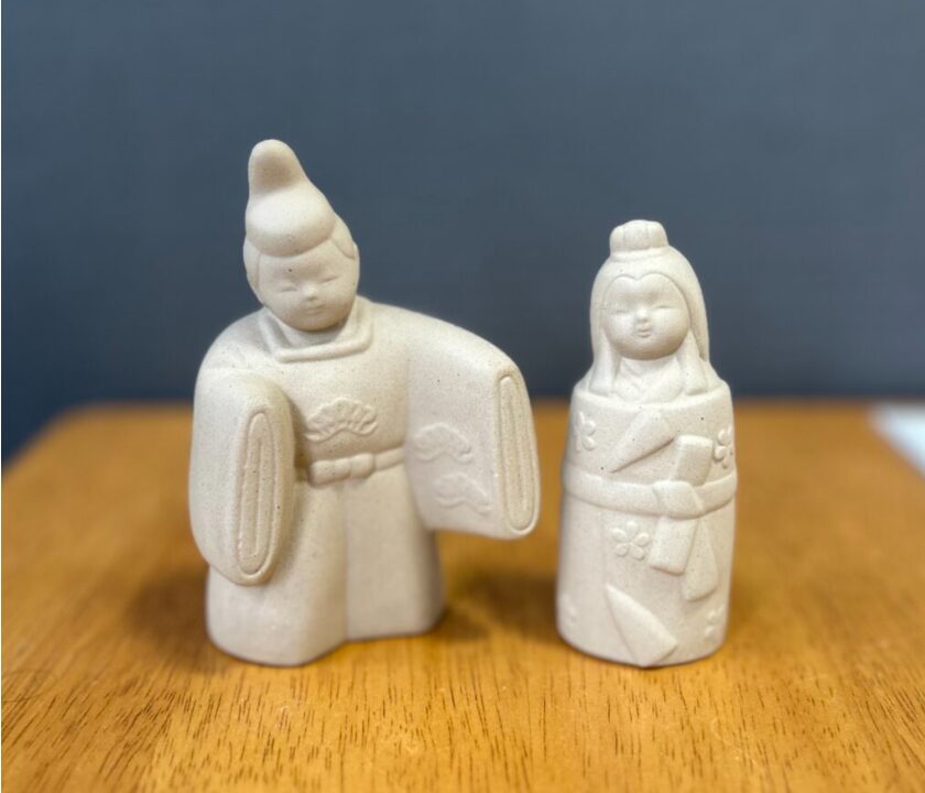 雛人形絵付け前の素焼き状態