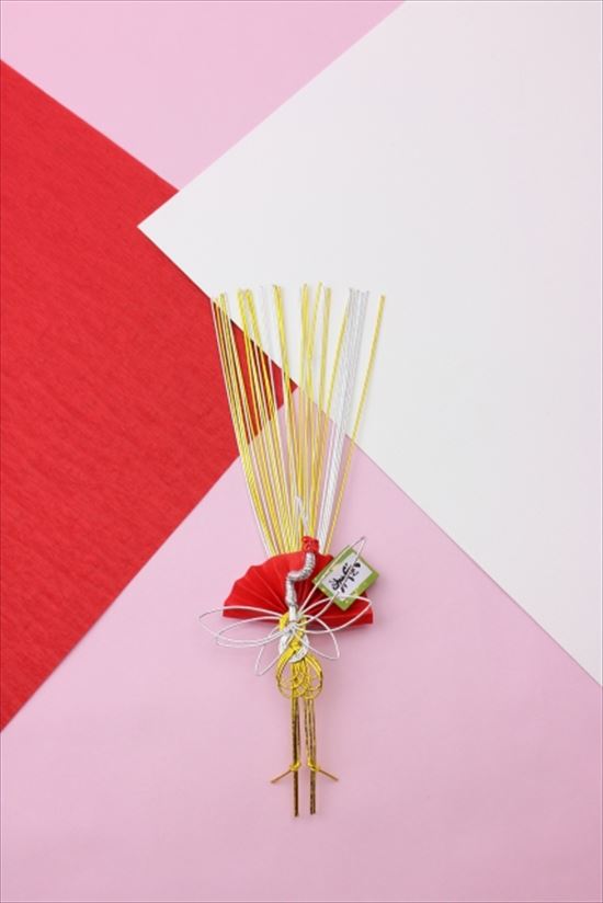 金銀の水引を使い鶴を見立てた迎春の水引