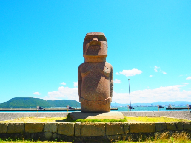 女木島のモアイ像