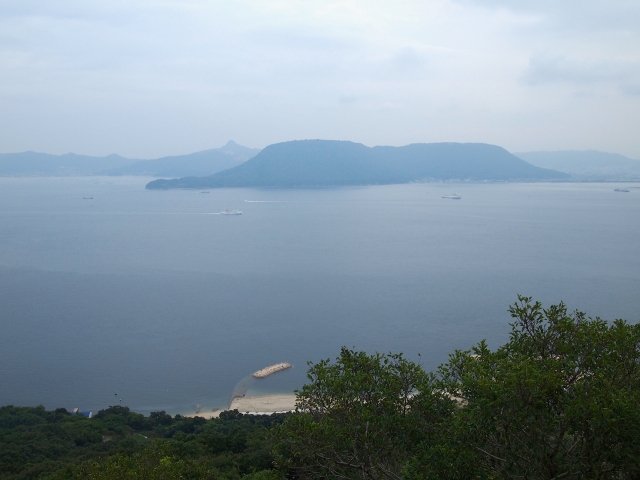 女木島鷲ヶ峰展望台から屋島の眺め