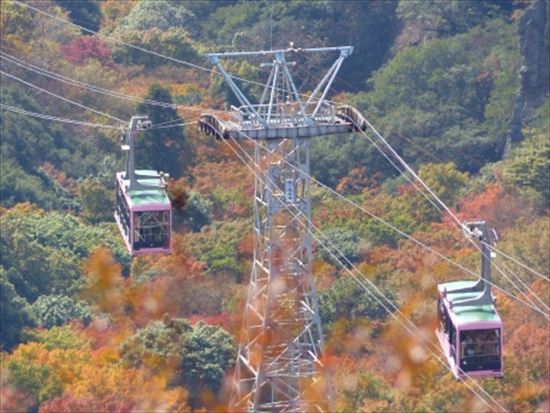 寒霞渓の紅葉とロープウェイ