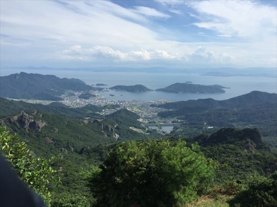 寒霞渓から望む小豆島と瀬戸内海